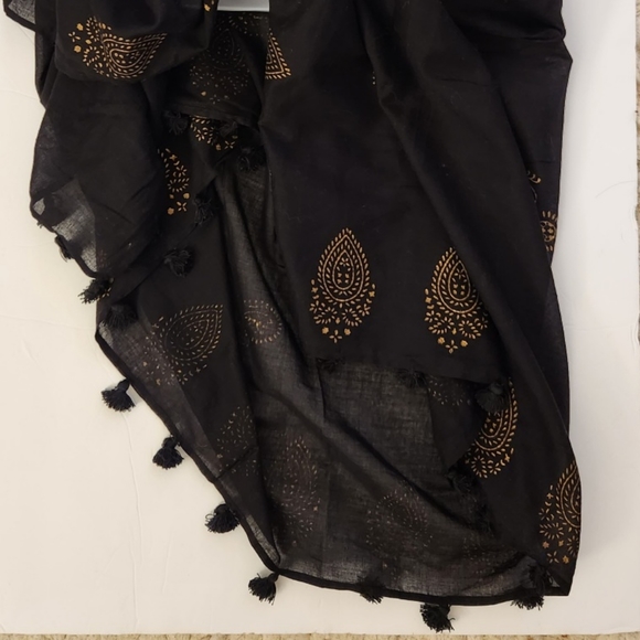 Sarong - Picture 3 of 5